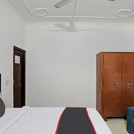 Collection O Mayank Guest House Near Iskcon Temple Noida Kalkaji Devi Luaran gambar