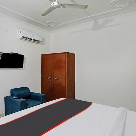 Collection O Mayank Guest House Near Iskcon Temple Noida Kalkaji Devi Luaran gambar