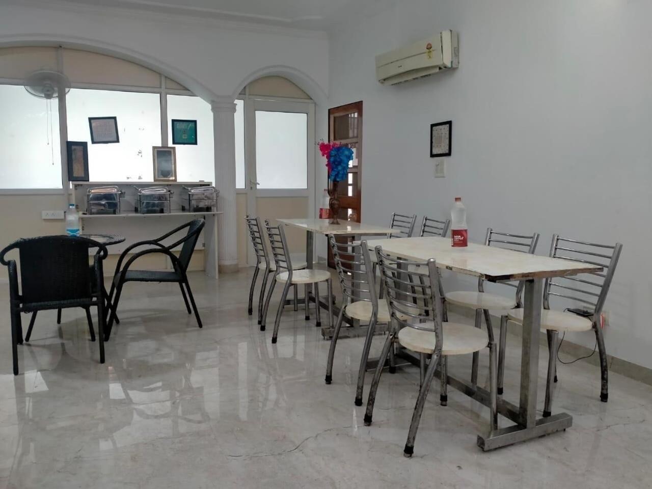 Collection O Mayank Guest House Near Iskcon Temple Noida Kalkaji Devi Luaran gambar
