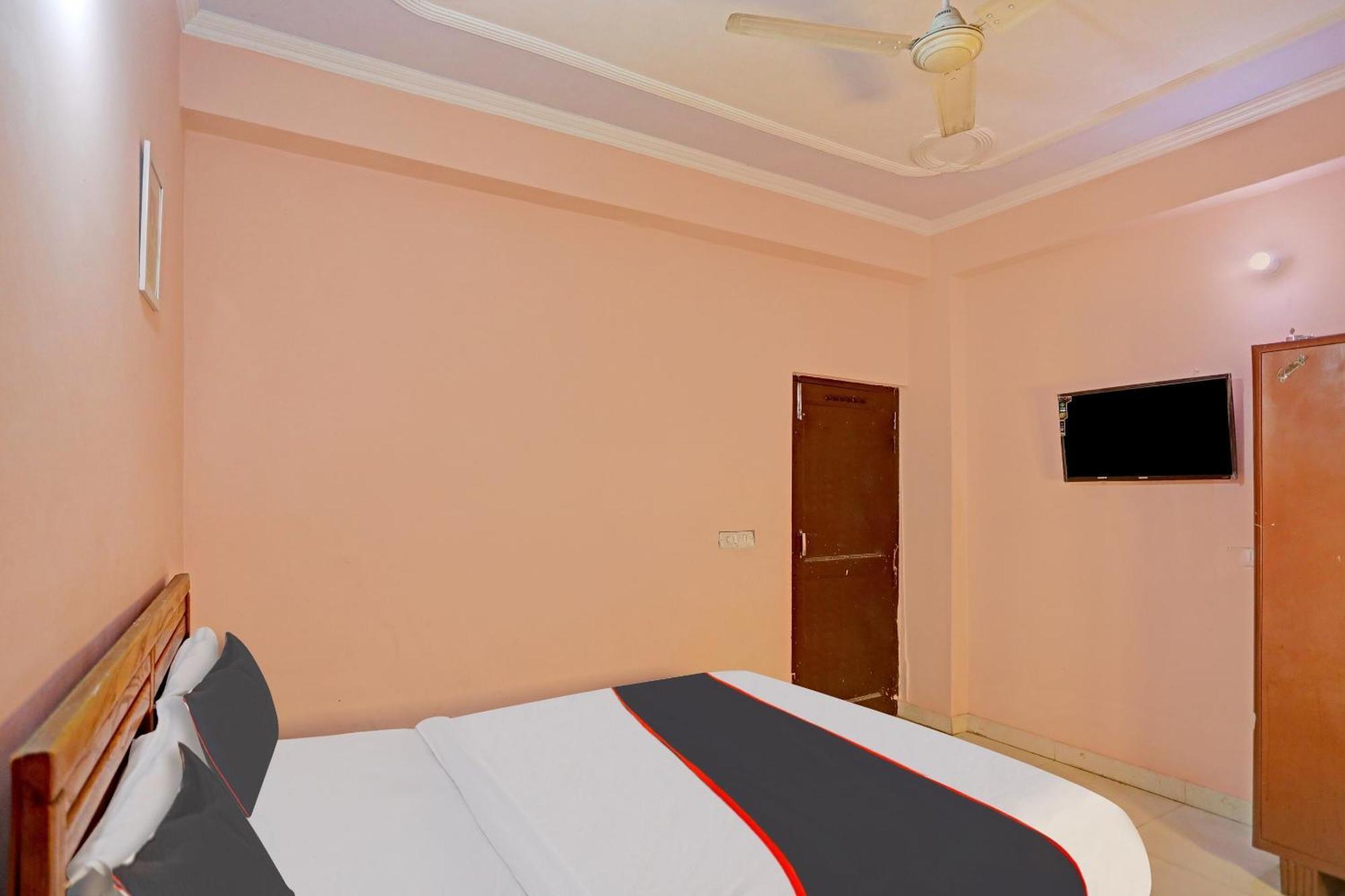 Collection O Mayank Guest House Near Iskcon Temple Noida Kalkaji Devi Luaran gambar
