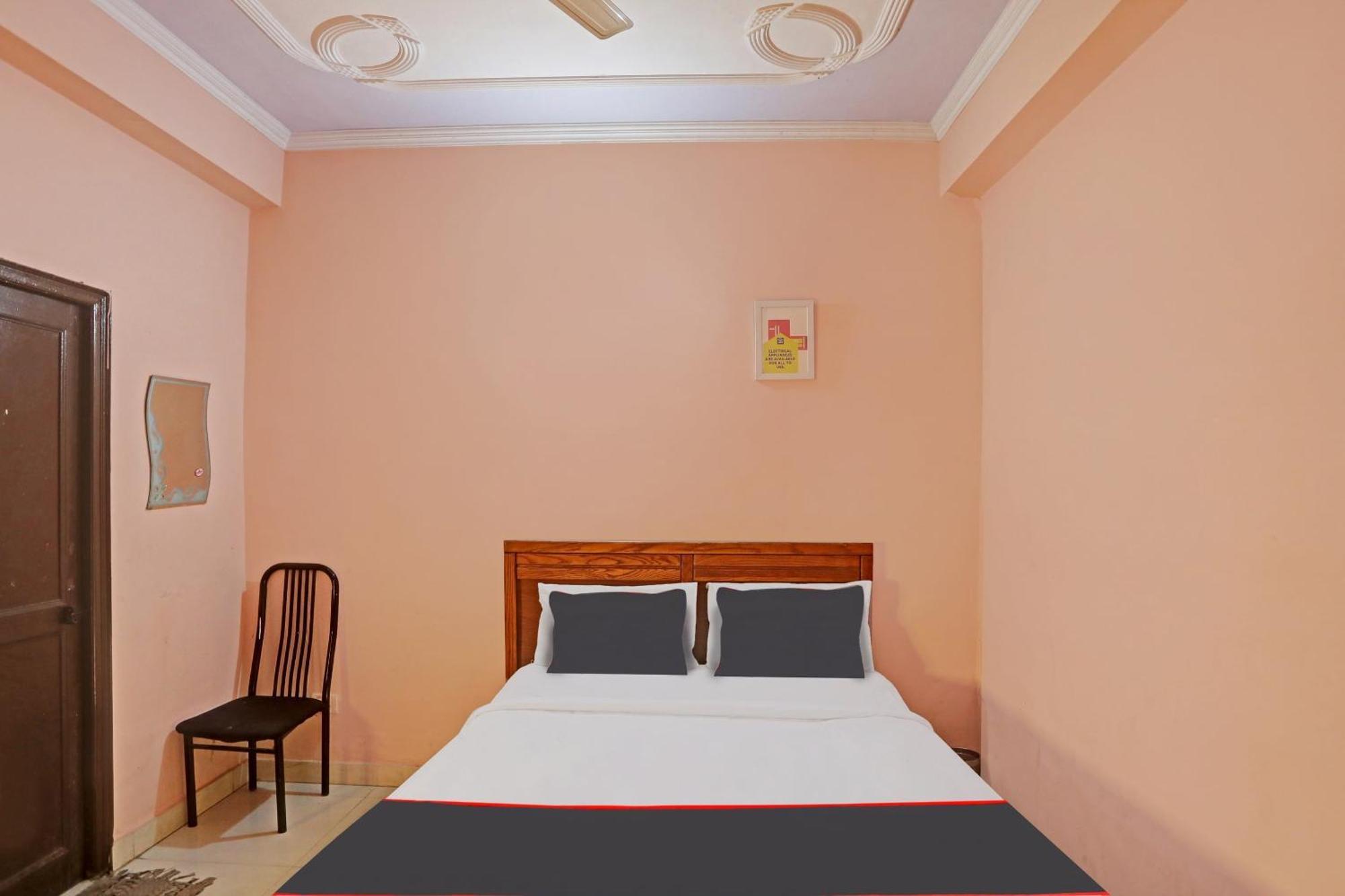 Collection O Mayank Guest House Near Iskcon Temple Noida Kalkaji Devi Luaran gambar
