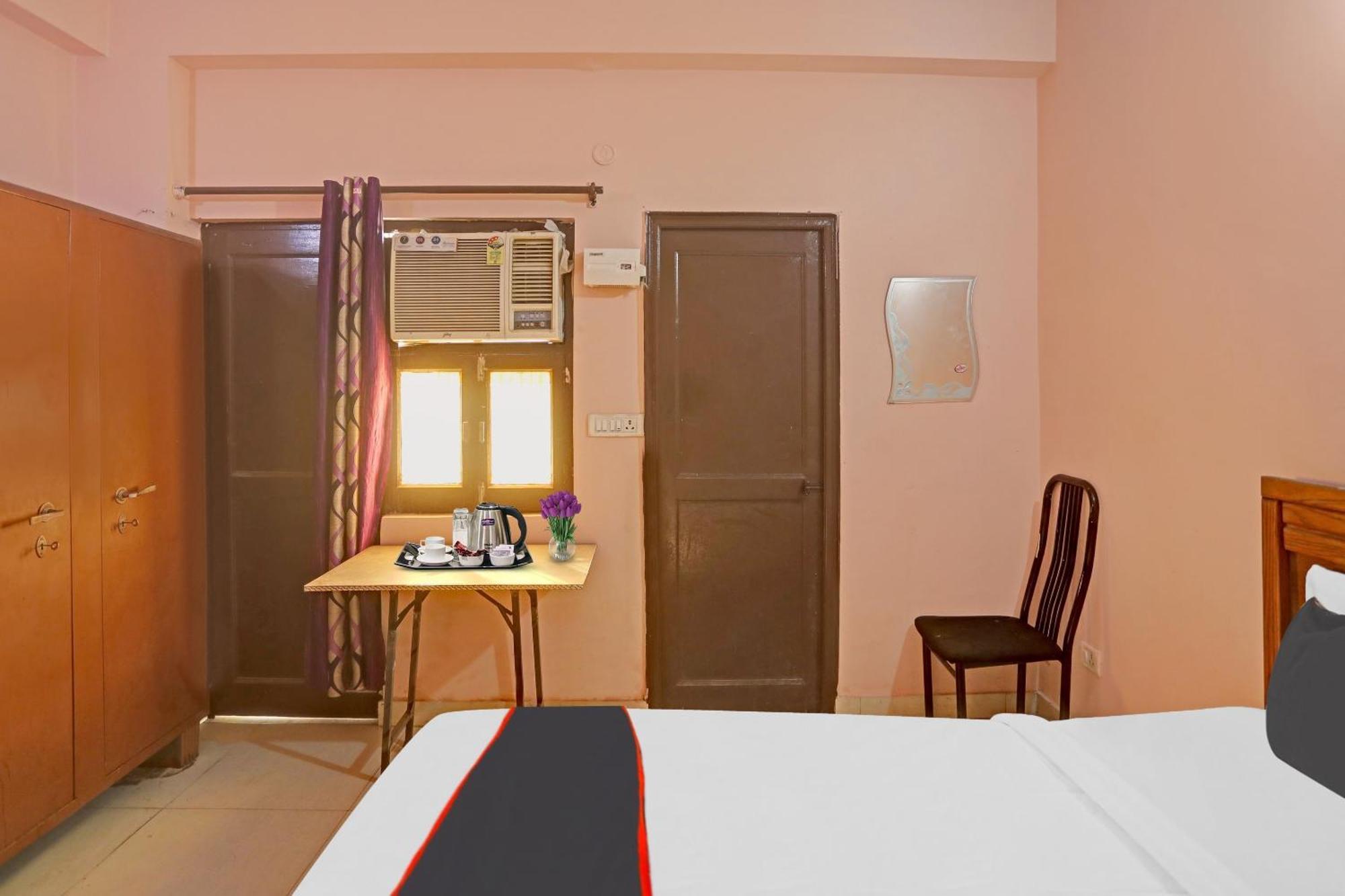 Collection O Mayank Guest House Near Iskcon Temple Noida Kalkaji Devi Luaran gambar