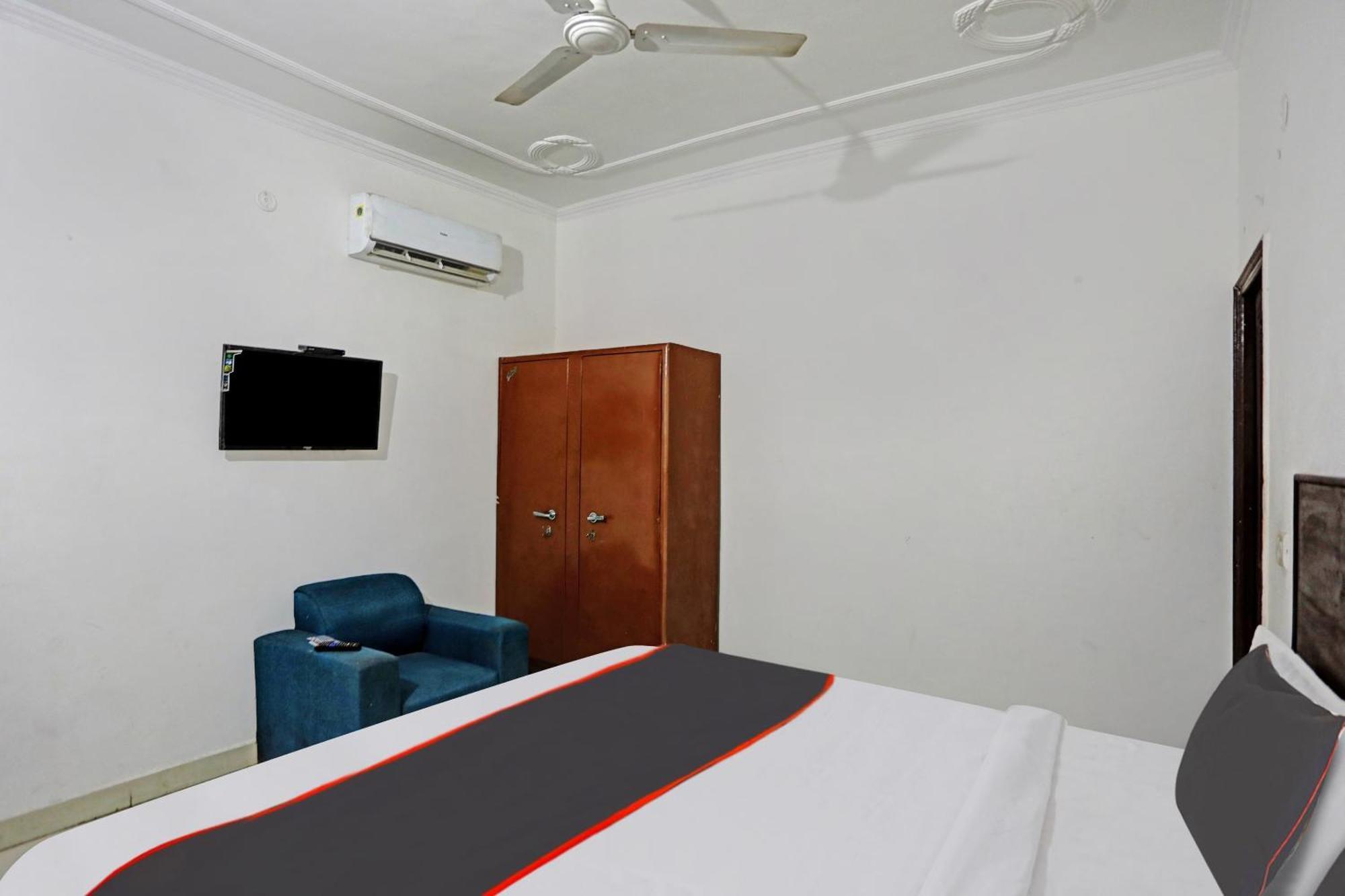 Collection O Mayank Guest House Near Iskcon Temple Noida Kalkaji Devi Luaran gambar